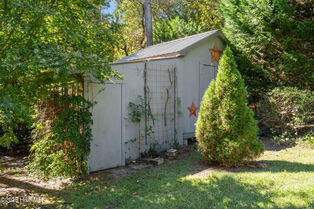 304 Selkirk Trail, Southern Pines, NC 28387