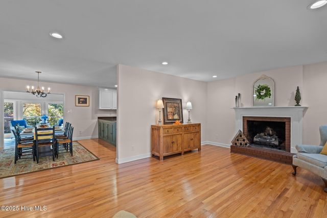 304 Selkirk Trail, Southern Pines, NC 28387