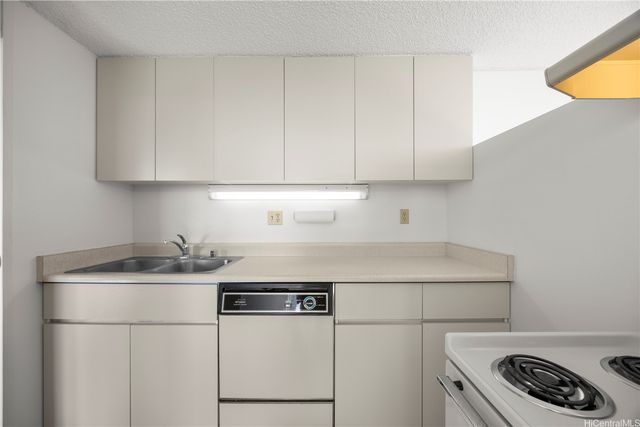 1060 Kamehameha Highway 1902B, Pearl City, HI 96782