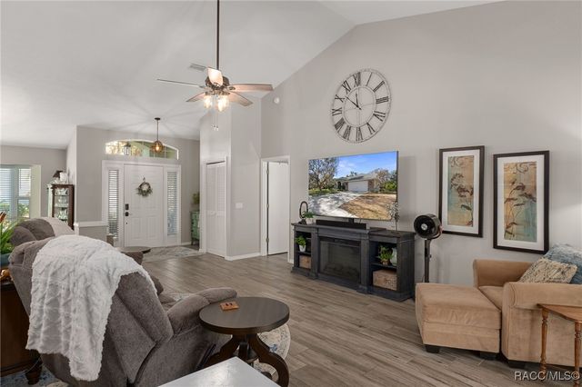 6092 N Misty Oak Terrace, Beverly Hills, FL 34465