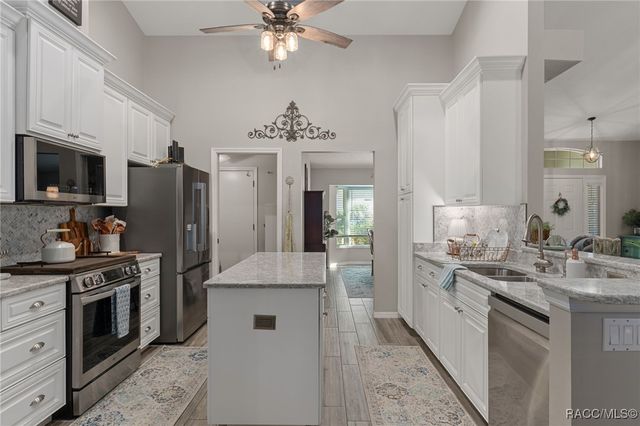 6092 N Misty Oak Terrace, Beverly Hills, FL 34465