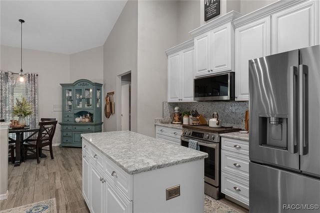 6092 N Misty Oak Terrace, Beverly Hills, FL 34465