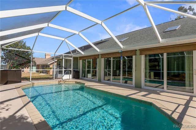 6092 N Misty Oak Terrace, Beverly Hills, FL 34465