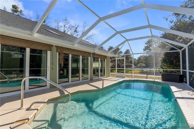 6092 N Misty Oak Terrace, Beverly Hills, FL 34465