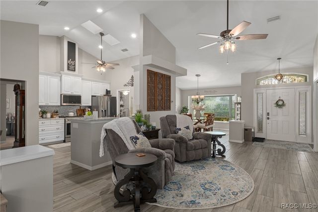 6092 N Misty Oak Terrace, Beverly Hills, FL 34465