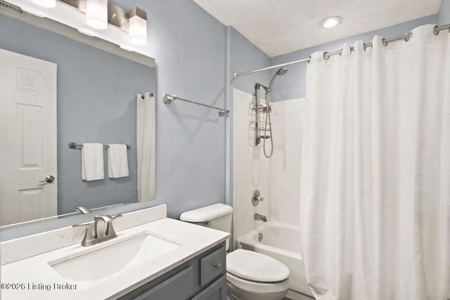 10700 McMeekin Ln 205, Louisville, KY 40223