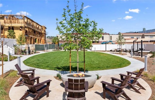 106 Sorrel Court, Burbank, CA 91506
