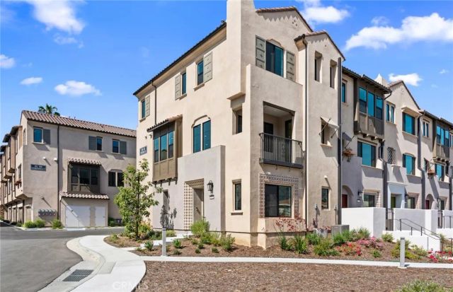 106 Sorrel Court, Burbank, CA 91506