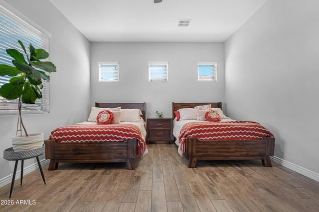 2826 E LA COSTA Drive, Gilbert, AZ 85298