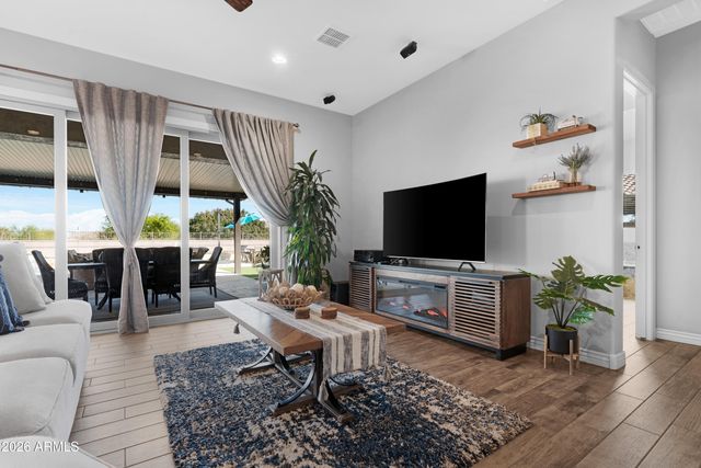 2826 E LA COSTA Drive, Gilbert, AZ 85298