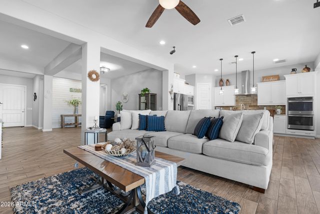 2826 E LA COSTA Drive, Gilbert, AZ 85298