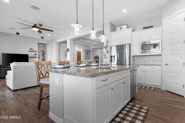 2826 E LA COSTA Drive, Gilbert, AZ 85298