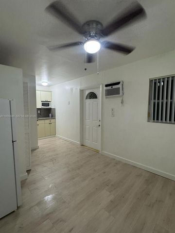 624 Mokena Dr, Miami Springs, FL 33166