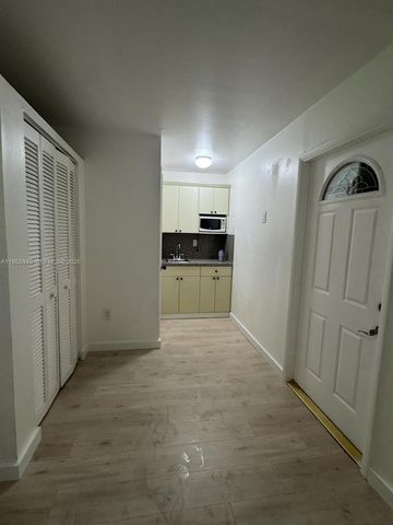 624 Mokena Dr, Miami Springs, FL 33166