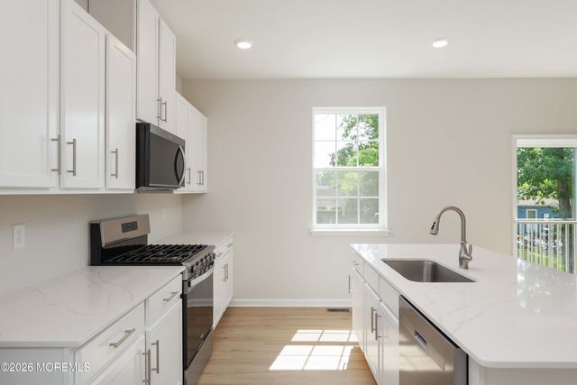 1 Dahlia Court, Bayville, NJ 08721