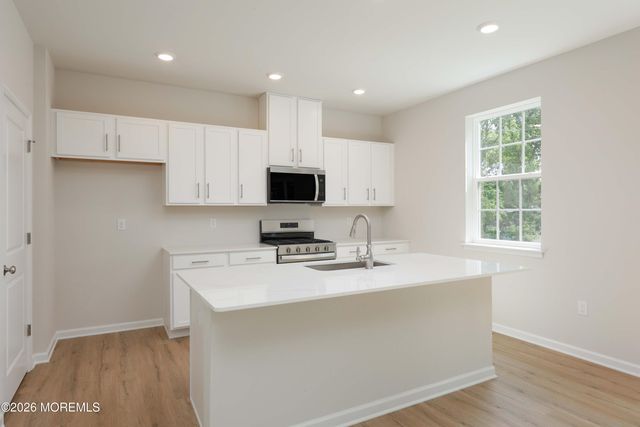 1 Dahlia Court, Bayville, NJ 08721
