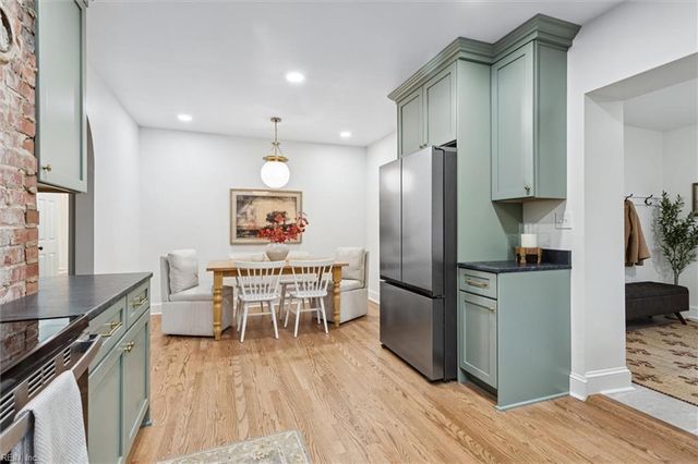 102 School LN, Toano, VA 23168