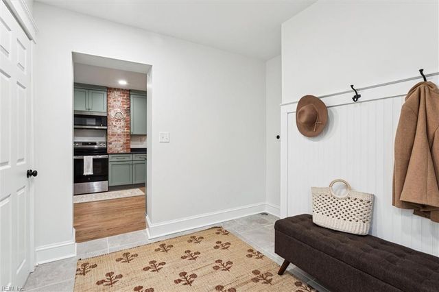 102 School LN, Toano, VA 23168