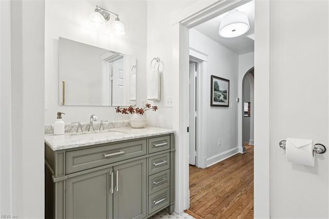 102 School LN, Toano, VA 23168