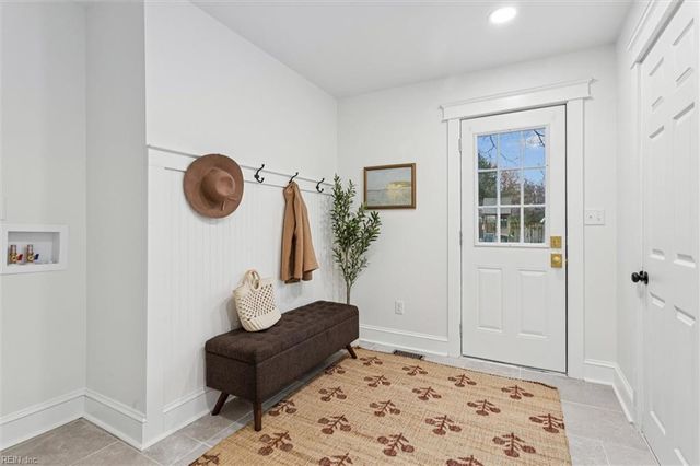 102 School LN, Toano, VA 23168