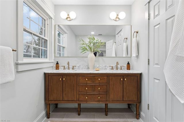 102 School LN, Toano, VA 23168