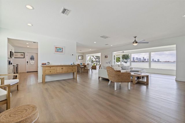 501 22ND AVENUE SE, St Petersburg, FL 33705