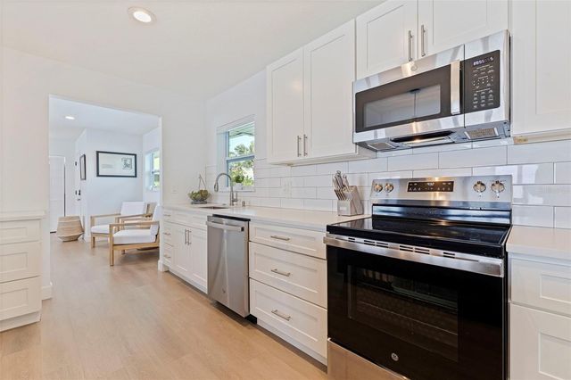 501 22ND AVENUE SE, St Petersburg, FL 33705