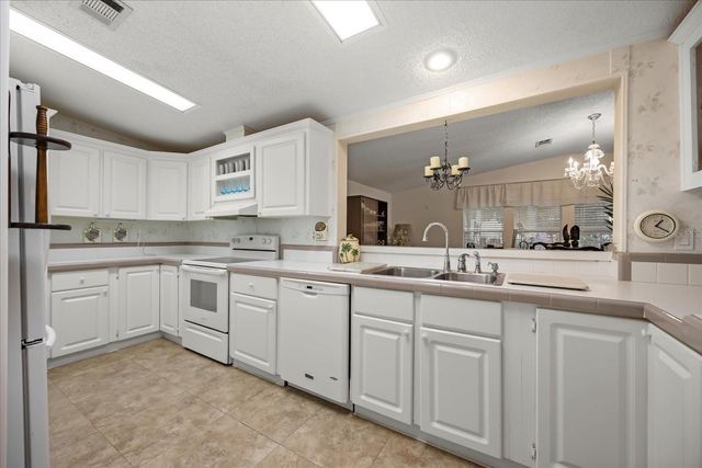 2632 LAKE GRASSMERE CIRCLE 1854, Zellwood, FL 32798