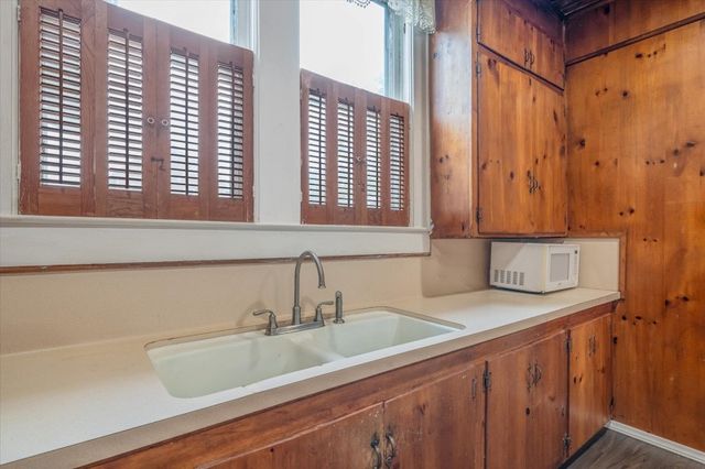 1419 N Sycamore, Palestine, TX 75801