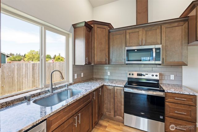 9609 179th Trail SW, Rochester, WA 98579