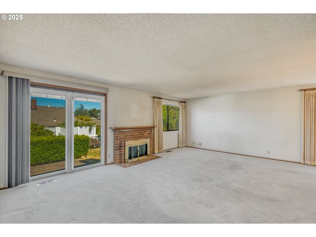 14843 Ne TILLAMOOK St, Portland, OR 97230