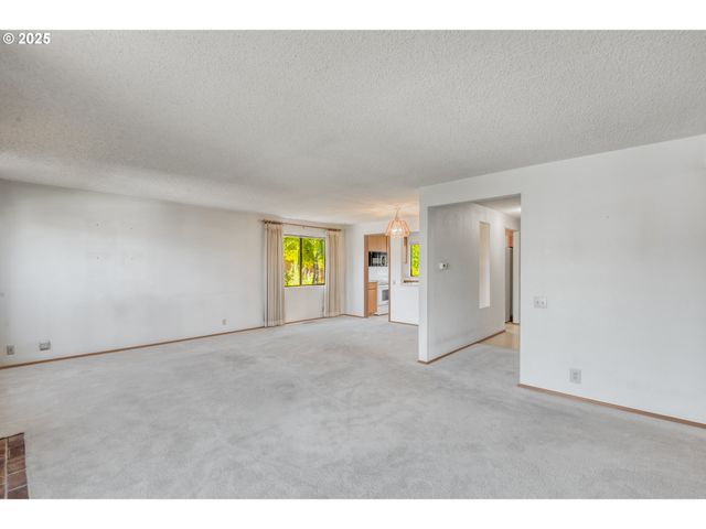 14843 Ne TILLAMOOK St, Portland, OR 97230