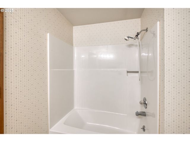 14843 Ne TILLAMOOK St, Portland, OR 97230