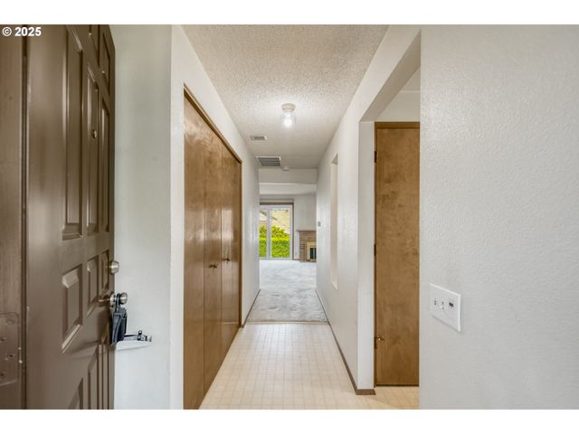 14843 Ne TILLAMOOK St, Portland, OR 97230
