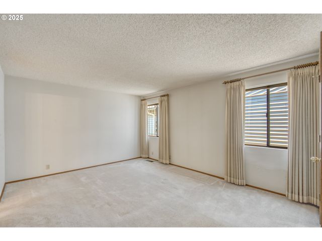 14843 Ne TILLAMOOK St, Portland, OR 97230