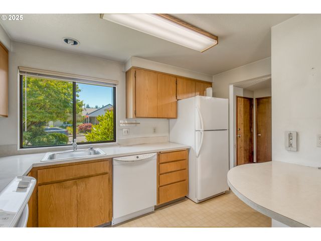 14843 Ne TILLAMOOK St, Portland, OR 97230