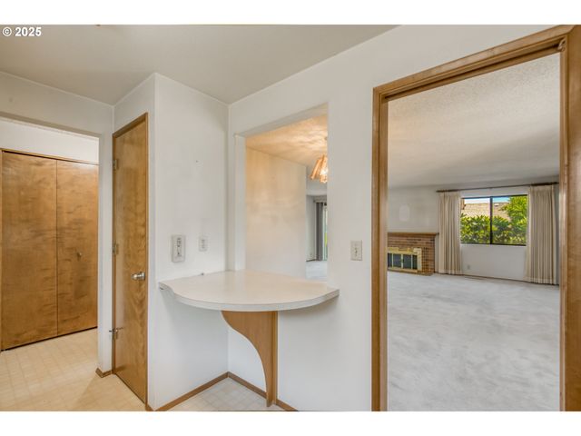 14843 Ne TILLAMOOK St, Portland, OR 97230