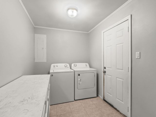 303 LAKE STREET, New Llano, LA 71461