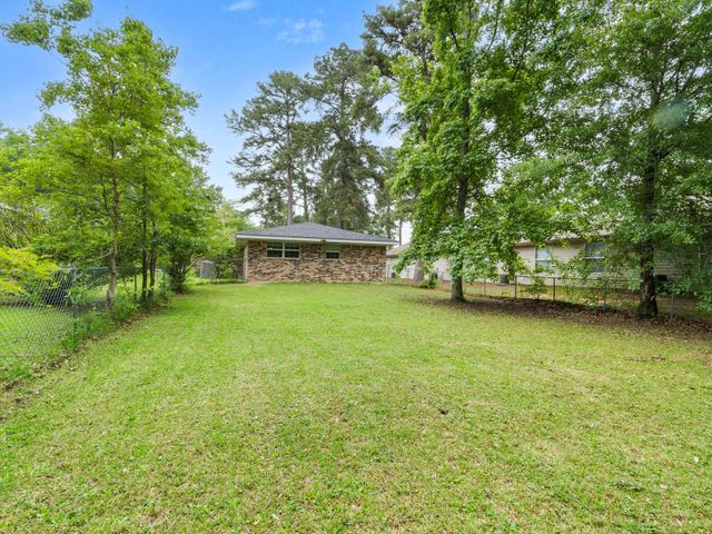 303 LAKE STREET, New Llano, LA 71461