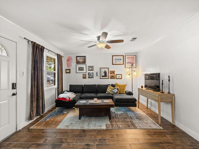 303 LAKE STREET, New Llano, LA 71461