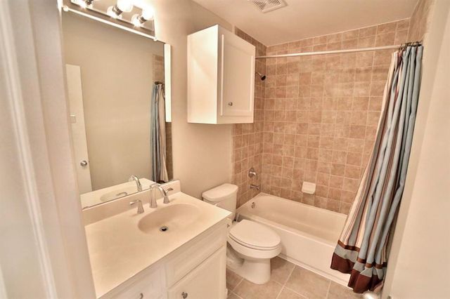 3719 Main Poplar Drive, Houston, TX 77025