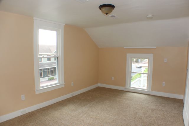 2118 E 12th Street, Davenport, IA 52803