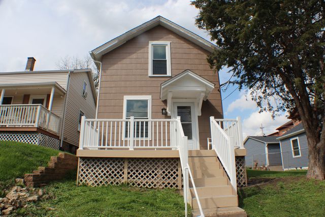 2118 E 12th Street, Davenport, IA 52803