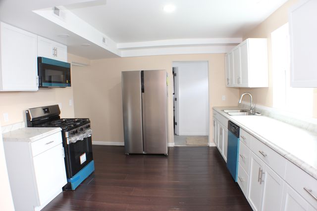 2118 E 12th Street, Davenport, IA 52803