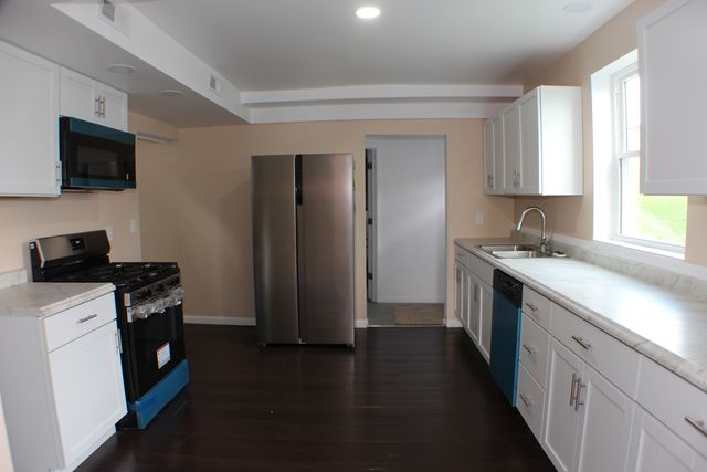 2118 E 12th Street, Davenport, IA 52803