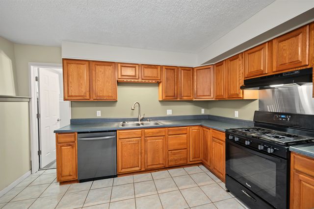 2449 Robin, Salina, KS 67401