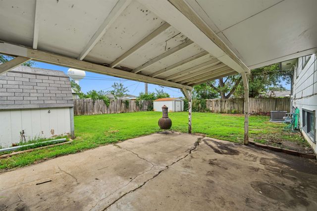 2449 Robin, Salina, KS 67401