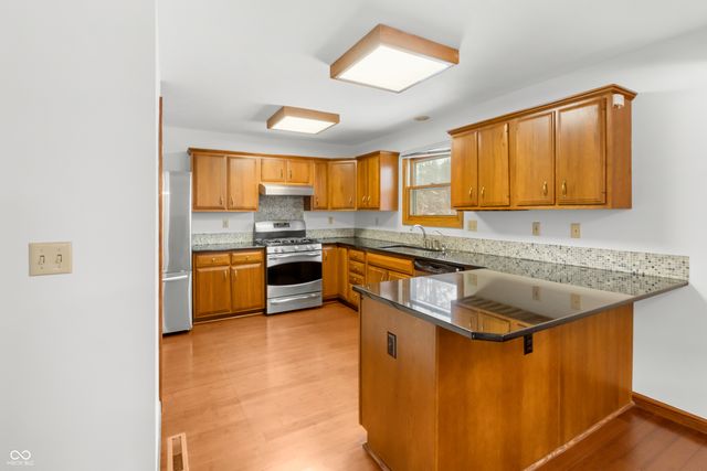 6062 Acorn Drive, Columbus, IN 47201