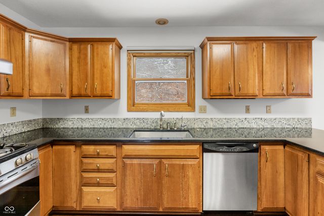 6062 Acorn Drive, Columbus, IN 47201