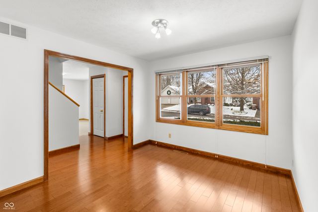 6062 Acorn Drive, Columbus, IN 47201